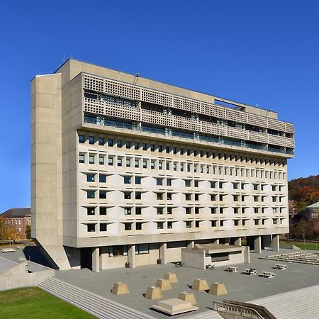 Hotel Umass Amherst Extérieur photo